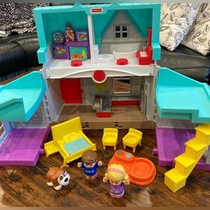 Fisher-Price Little People Toddler Playhouse Big Helpers Home Playset